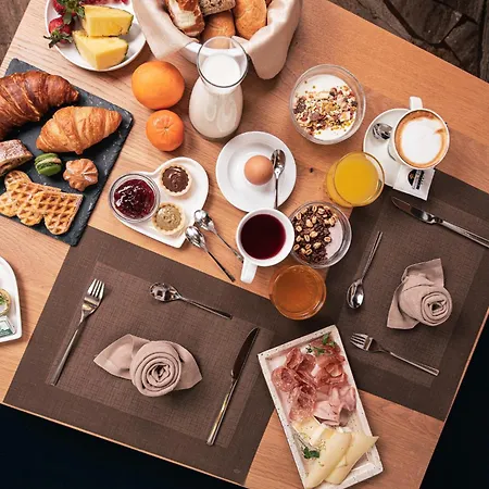 Hotel Goldene Rose 3*