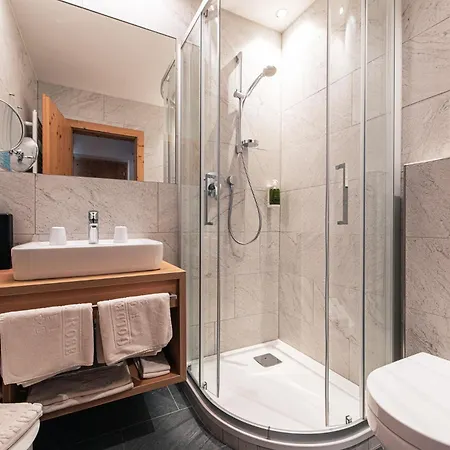 Goldene Rose Hotel 3*