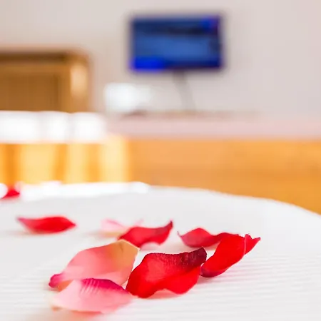 Goldene Rose Hotel 3*