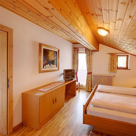 Goldene Rose Hotel 3*